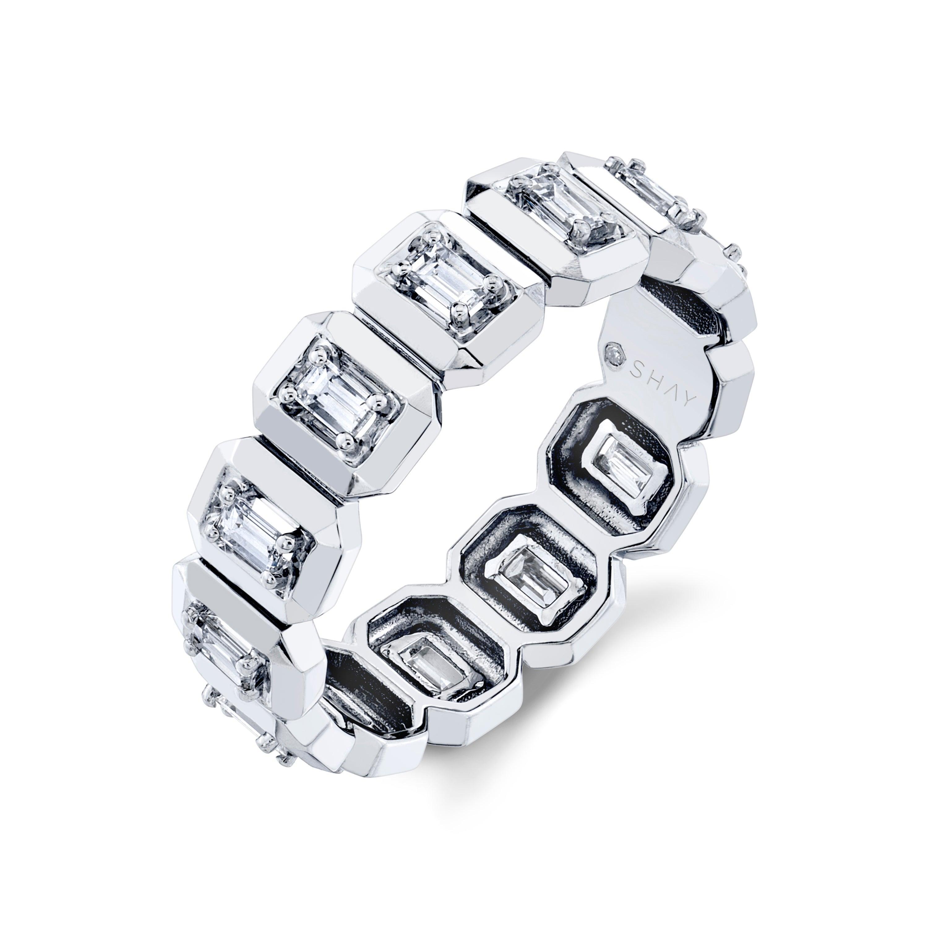 MEN'S DIAMOND BEZEL & BEYOND ETERNITY BAND Male Product Image