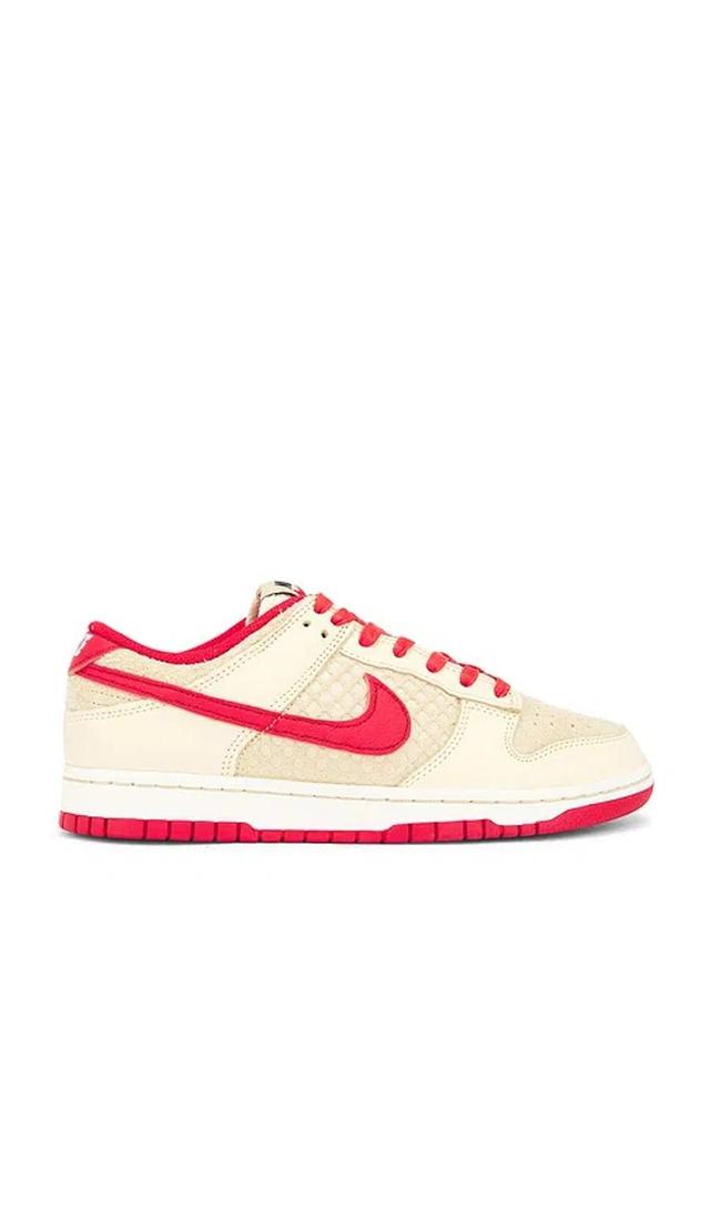 NIKE Dunk Low Retro Se In Team Gold  University Red  Sail  & Wheat Product Image