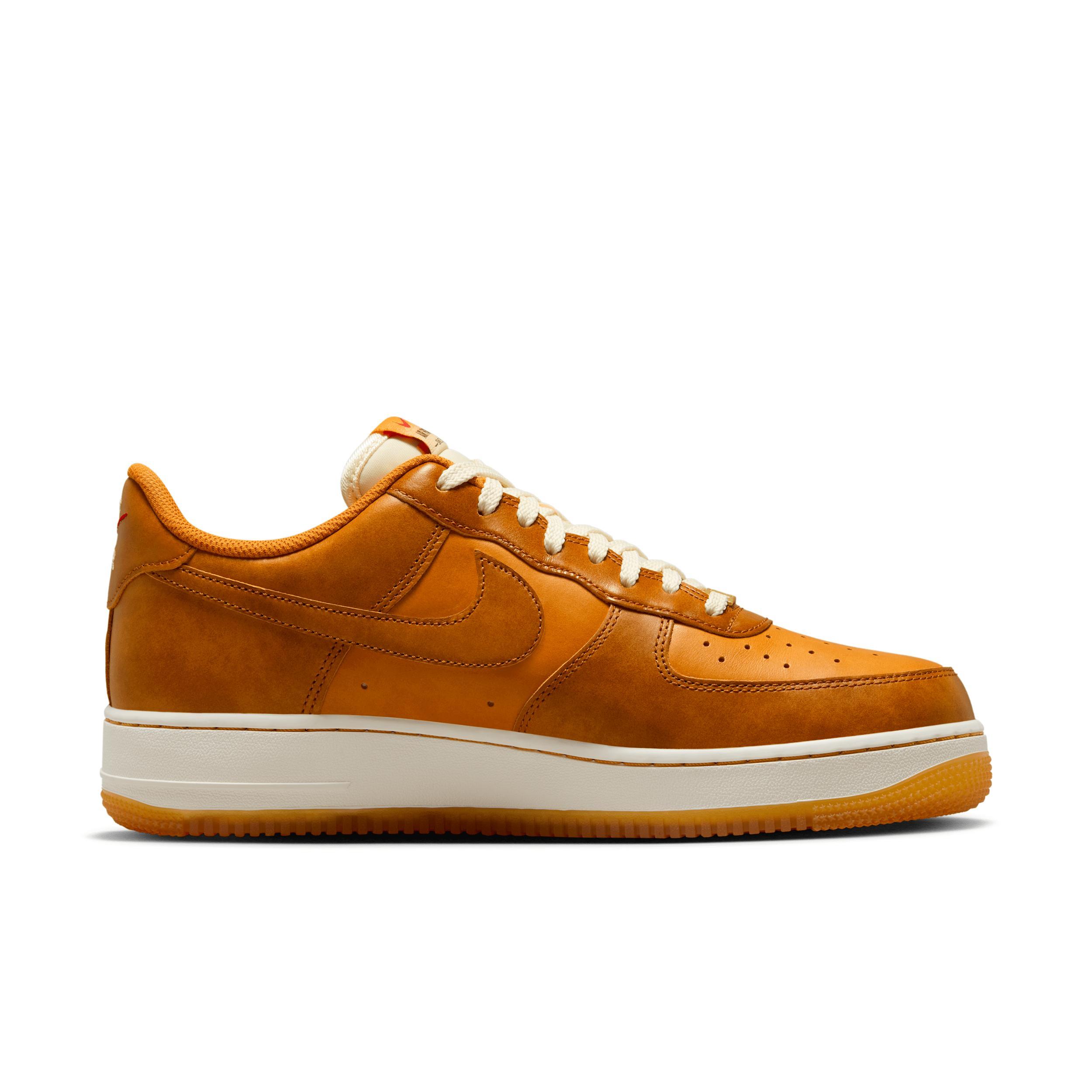 Nike Men's Air Force 1 '07 LV8 Shoes Product Image