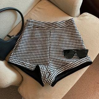 High Waist Houndstooth Print Wide Leg Shorts Product Image