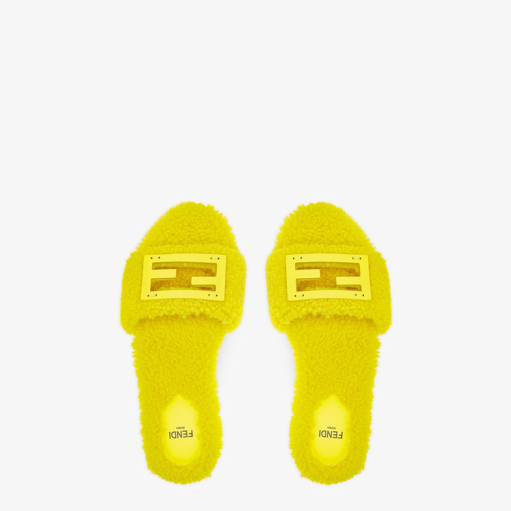 BaguetteYellow shearling slides Product Image