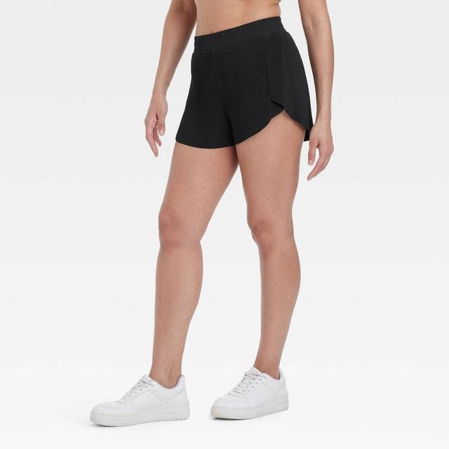 Womens Mid-Rise Micro-Pleated Shorts 2.5 - All In Motion Black L Product Image