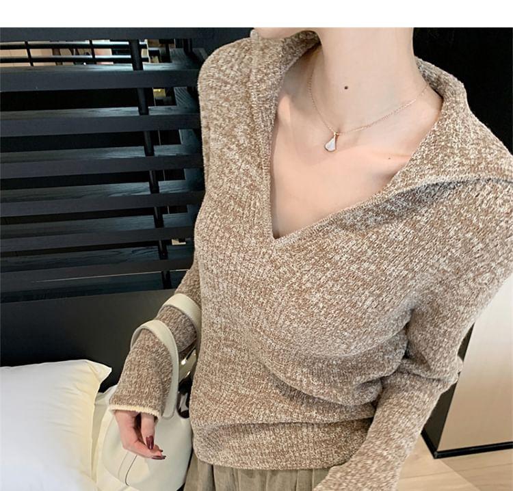 Long-Sleeve V-Neck Collared Melange Contrast Trim Knit Top Product Image