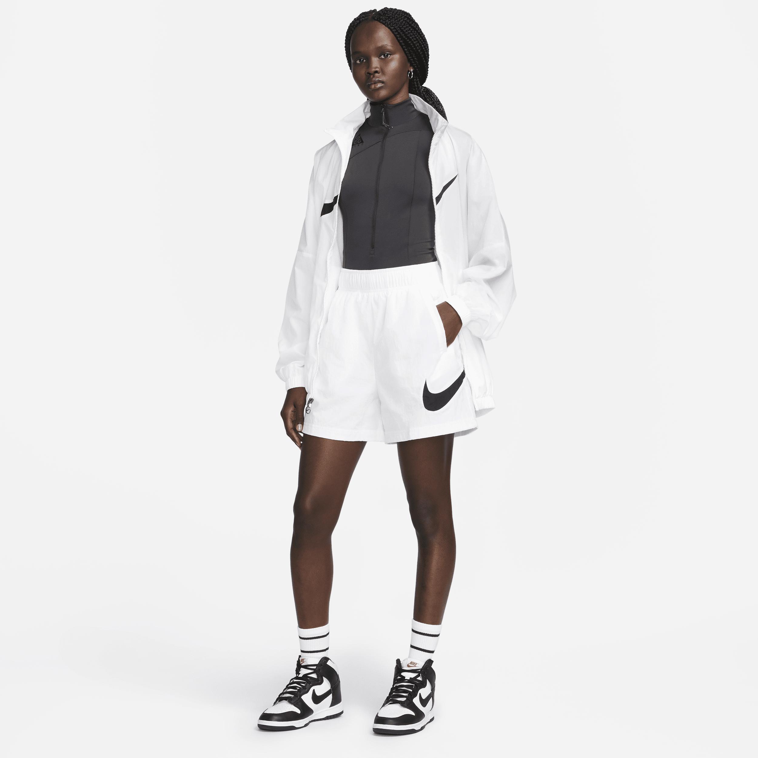 Nike Sportswear Essential Woven Shorts Product Image