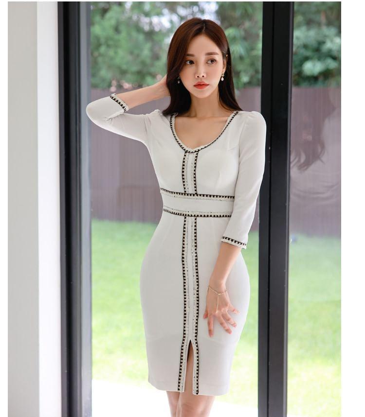 3/4-Sleeve V-Neck Contrast Trim Slit Bodycon Dress Product Image