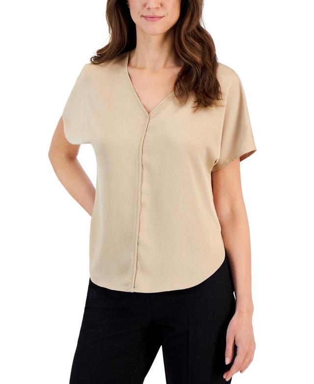 Anne Klein Womens Short-Sleeve V-Neck Top Product Image