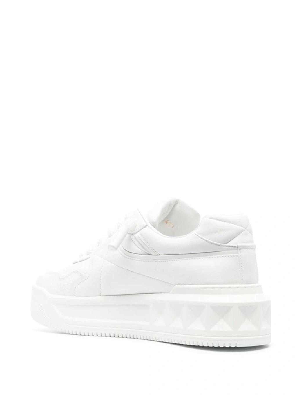 VALENTINO GARAVANI Mens White One Stud Xl Chunky-sole Leather Low-top Trainers In Cream Product Image