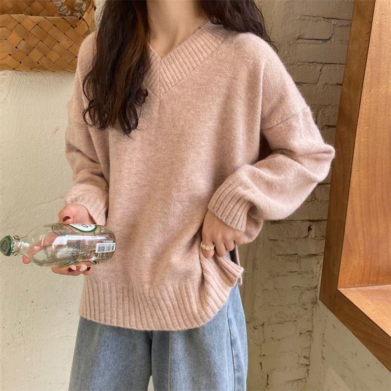 Loose-Fit V-Neck Knit Sweater Product Image