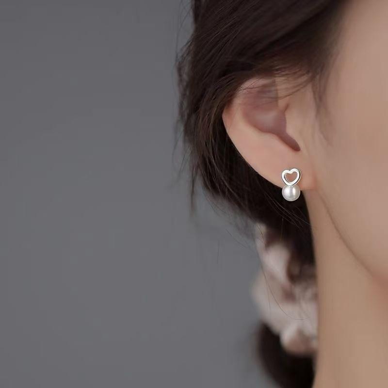 Sterling Silver Heart Stud Earring Product Image