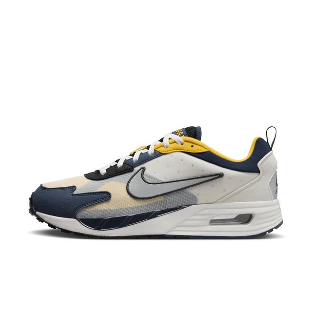 Michigan Nike Men's Air Max Solo Shoes Product Image