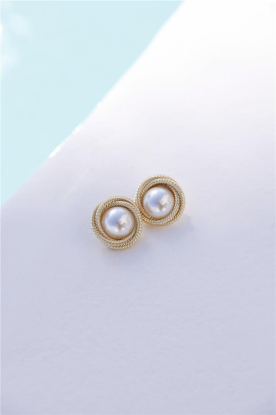 Quiet Luxury Earrings Gold Product Image