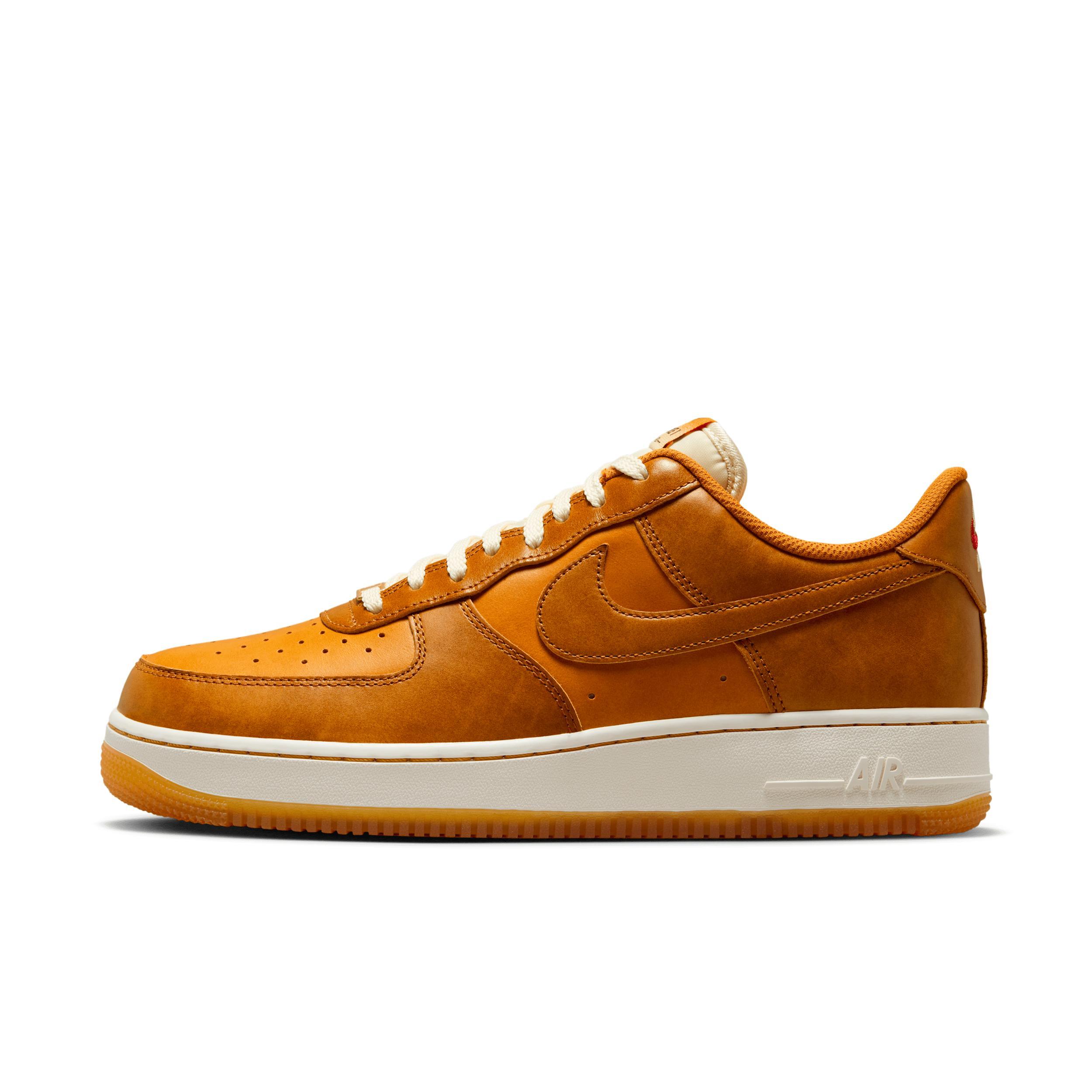 Nike Men's Air Force 1 '07 LV8 Shoes Product Image