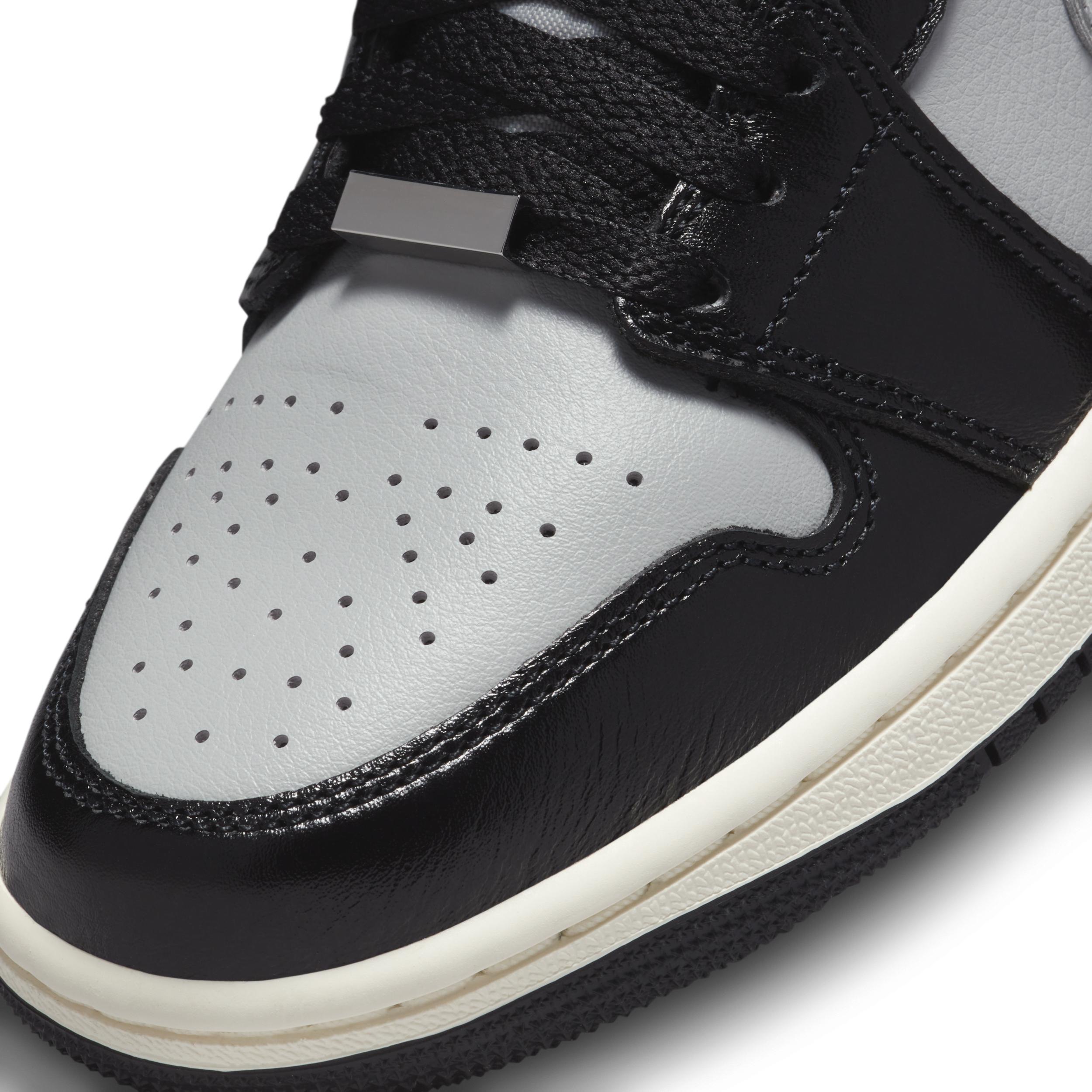 Women's Air Jordan 1 Mid SE Shoes Product Image