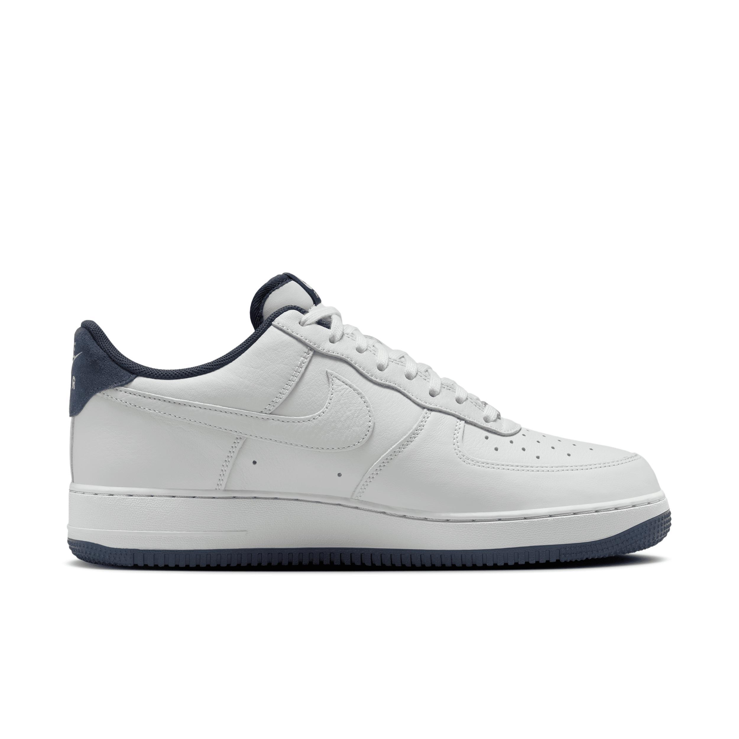 Nike Men's Air Force 1 '07 LV8 Shoes Product Image