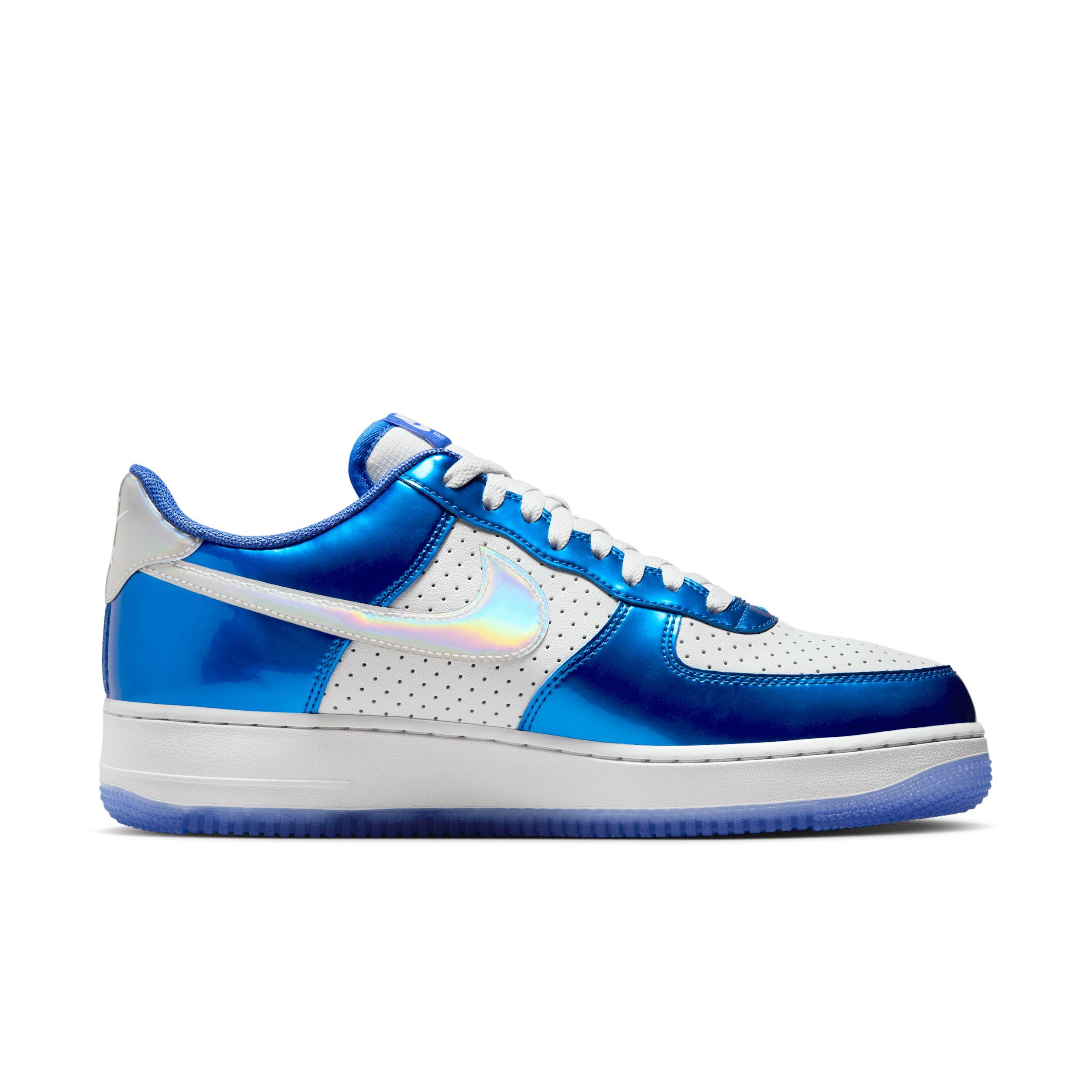 Nike Men's Air Force 1 '07 LV Shoes Product Image