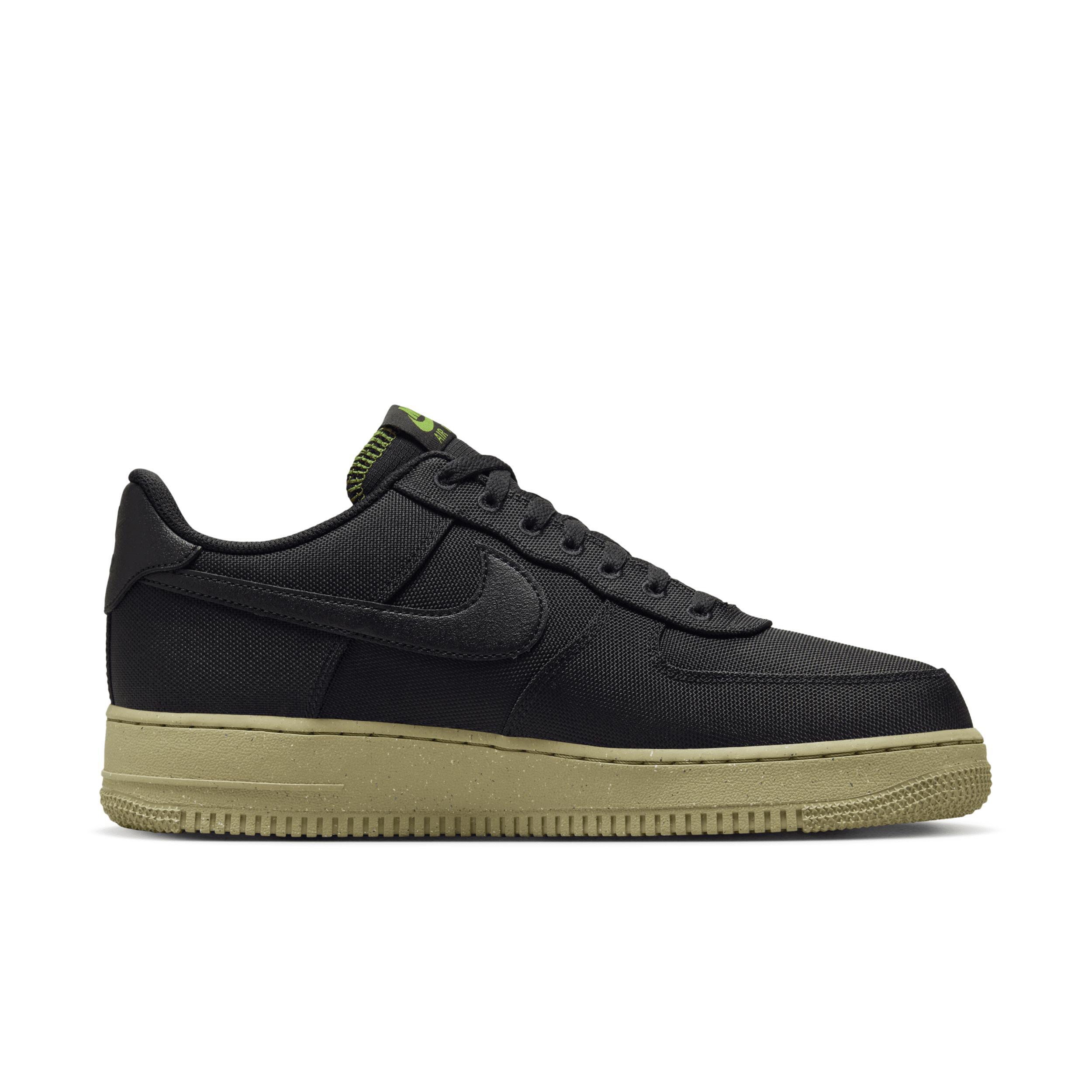 Nike Men's Air Force 1 '07 LV8 Shoes Product Image