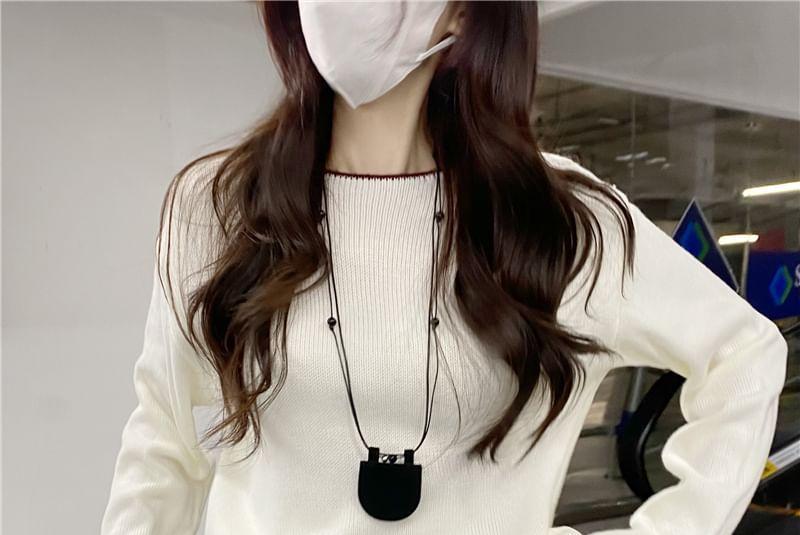 Long-Sleeve Round Neck Contrast Trim Sweater Product Image