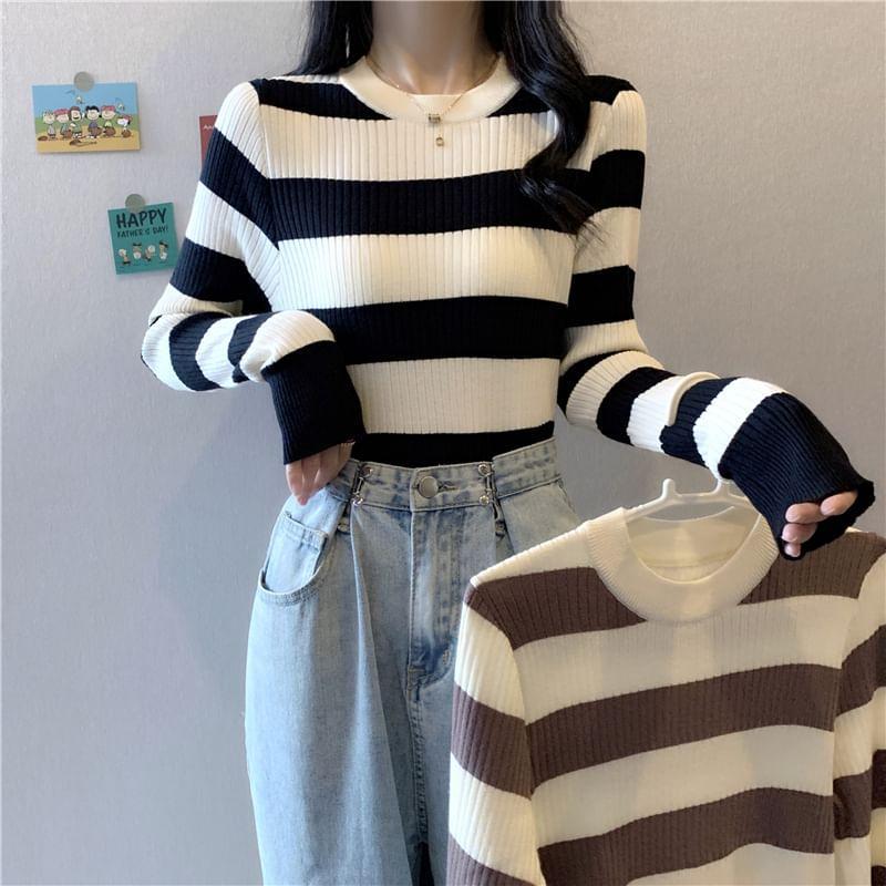 Round Neck Striped Ribbed Sweater Product Image