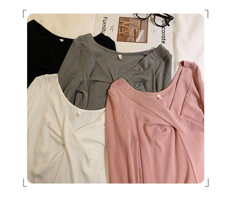 Long-Sleeve V-Neck Plain Knot T-Shirt Product Image