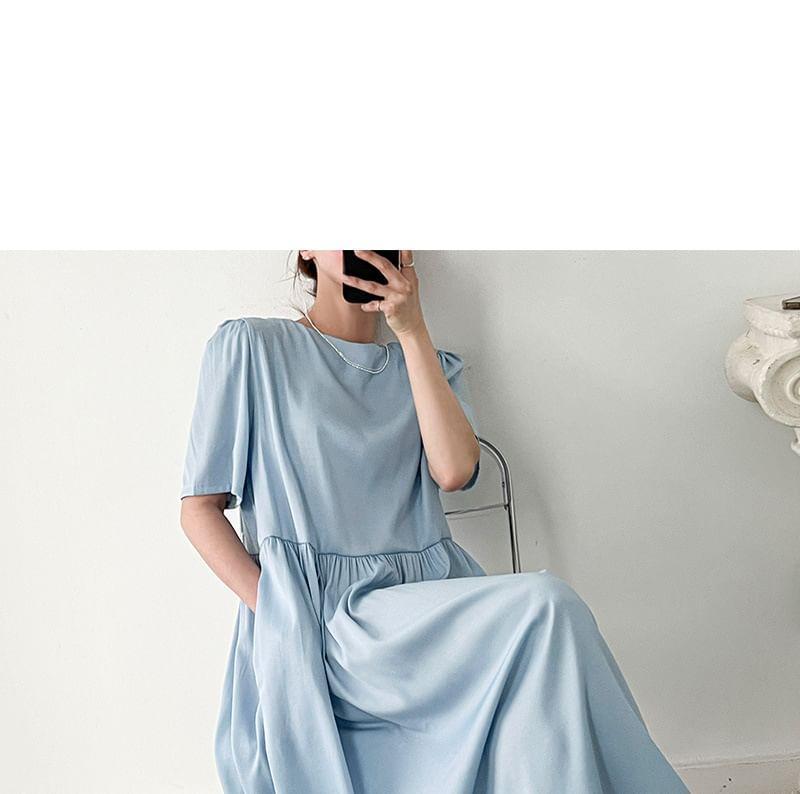 Short-Sleeve Crew Neck Plain Maxi Smock Dress Product Image