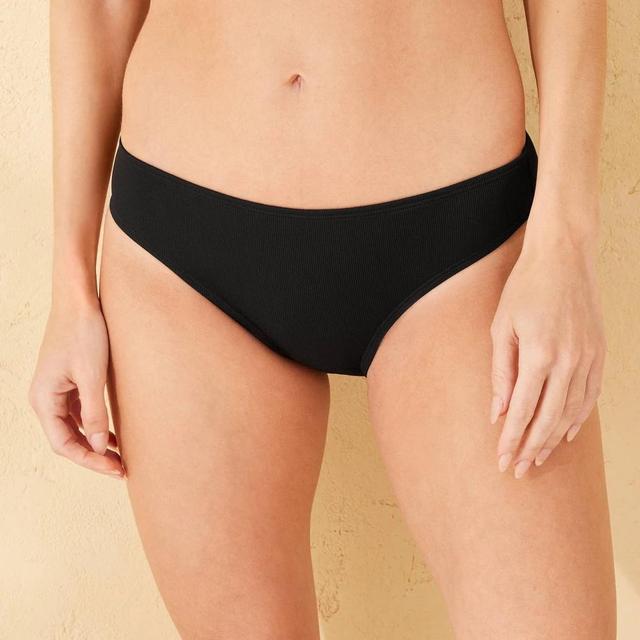 Womens Ribbed Low-Rise Medium Coverage Hipster Bikini Bottom - Shade & Shore Black M Product Image