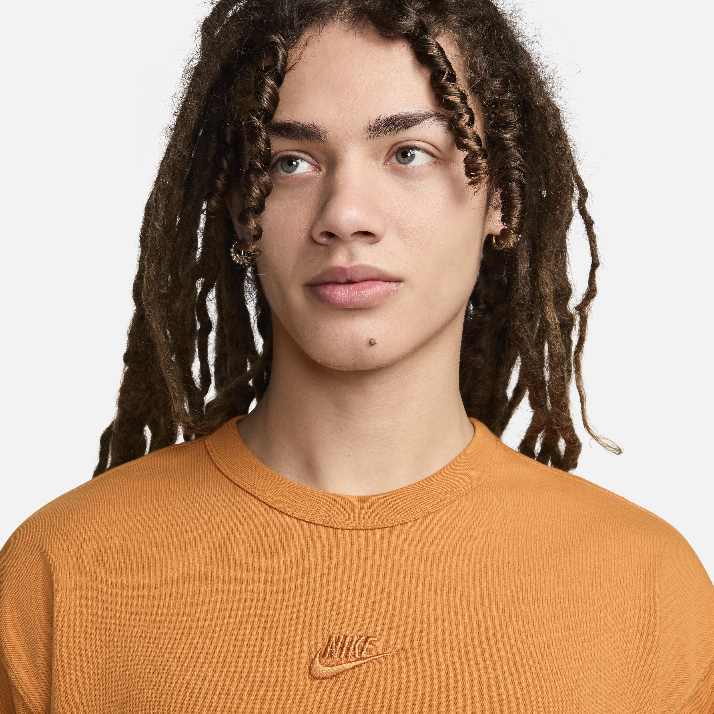 Men's Nike Sportswear Premium Essentials Long-Sleeve T-Shirt Product Image