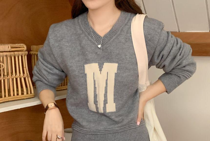 V-Neck Lettering Sweater Product Image