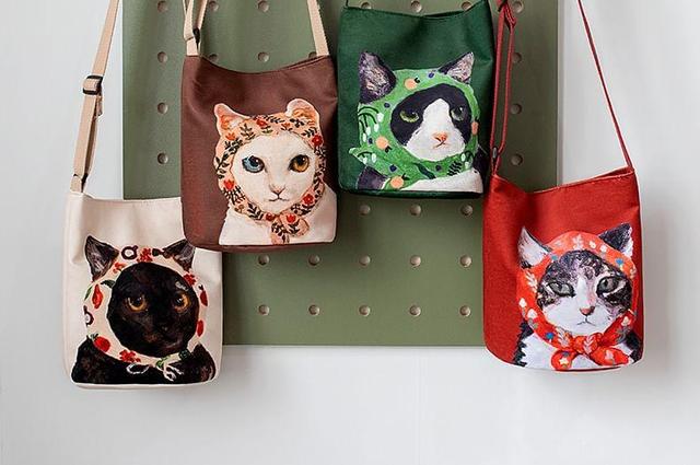 Cat Print Bucket Bag Product Image