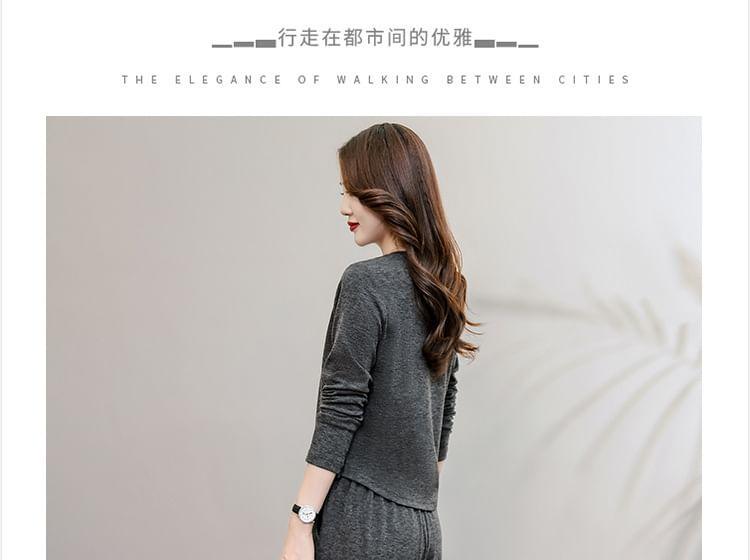 Set: Long-Sleeve Scoop Neck Mock Two-Piece Two Tone Zip-Up Top + High Waist Plain Wide Leg Pants Product Image