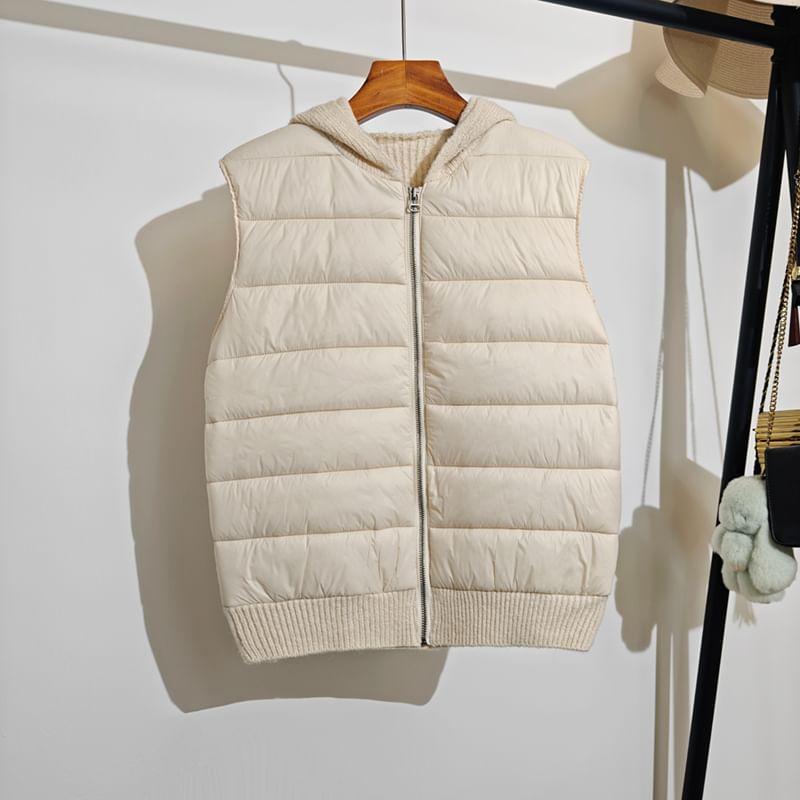 Hooded Plain Zip Puffer Vest Product Image