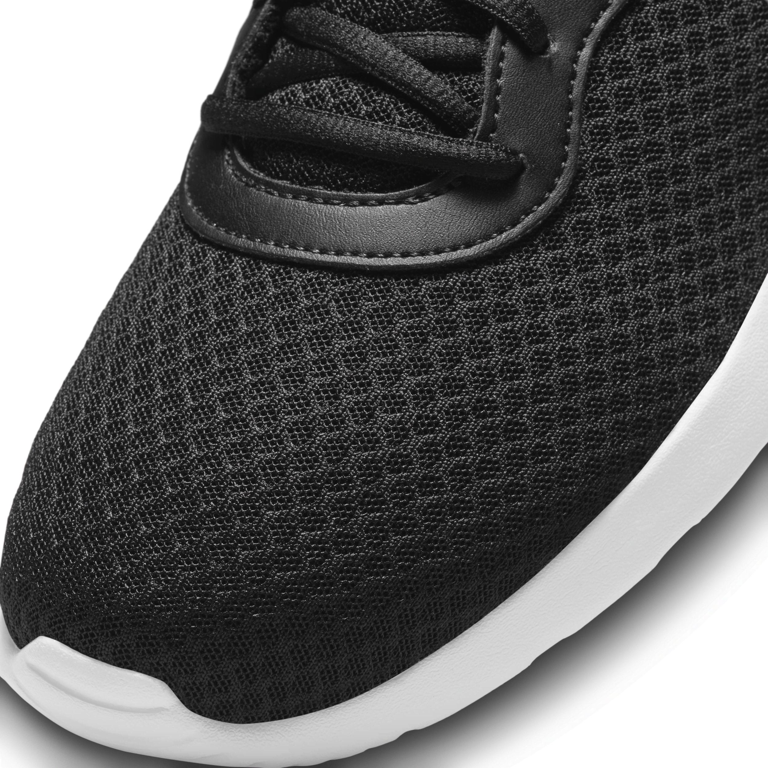 Nike Men's Tanjun Shoes Product Image