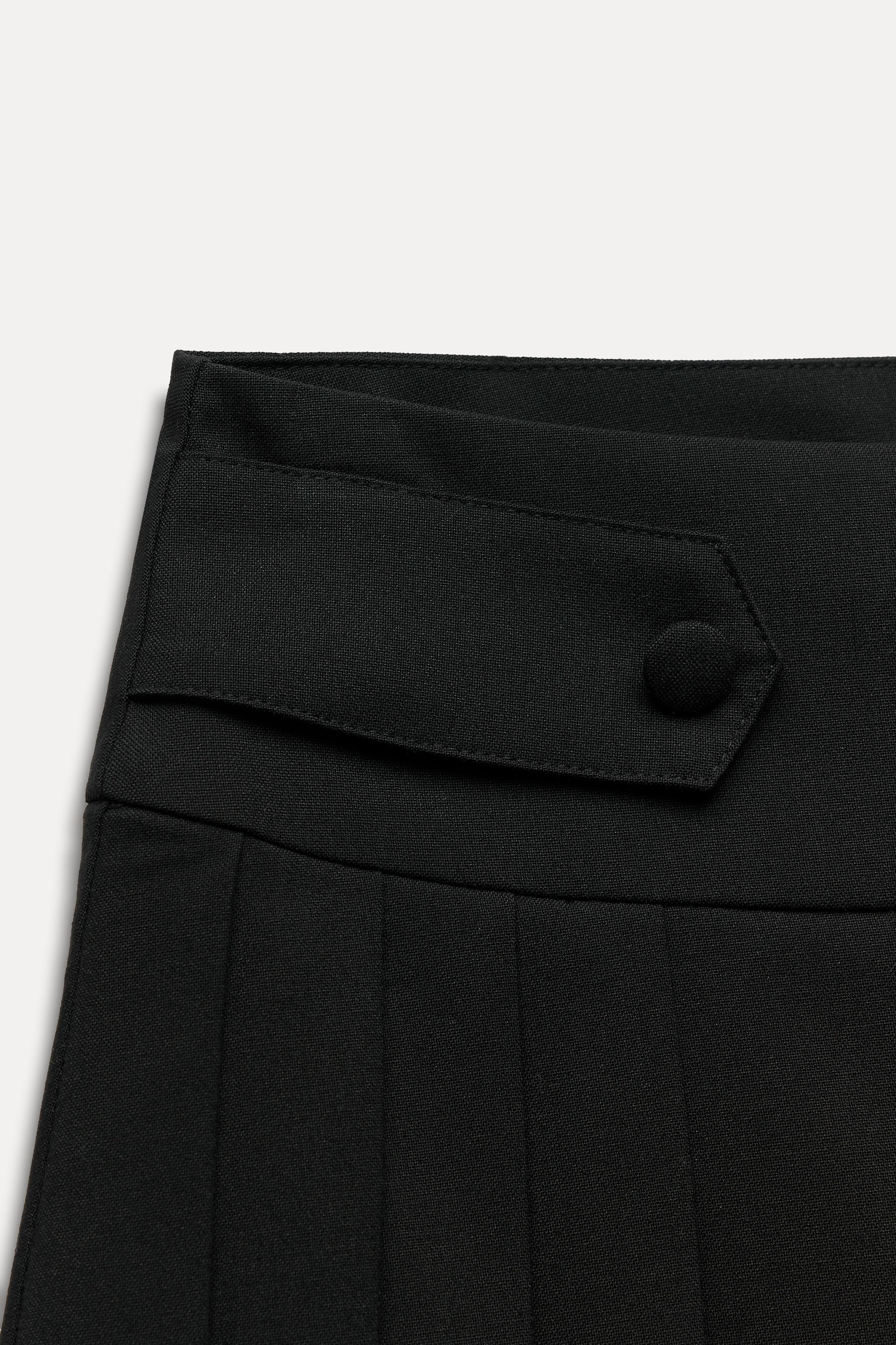 PLEATED SKORT Product Image