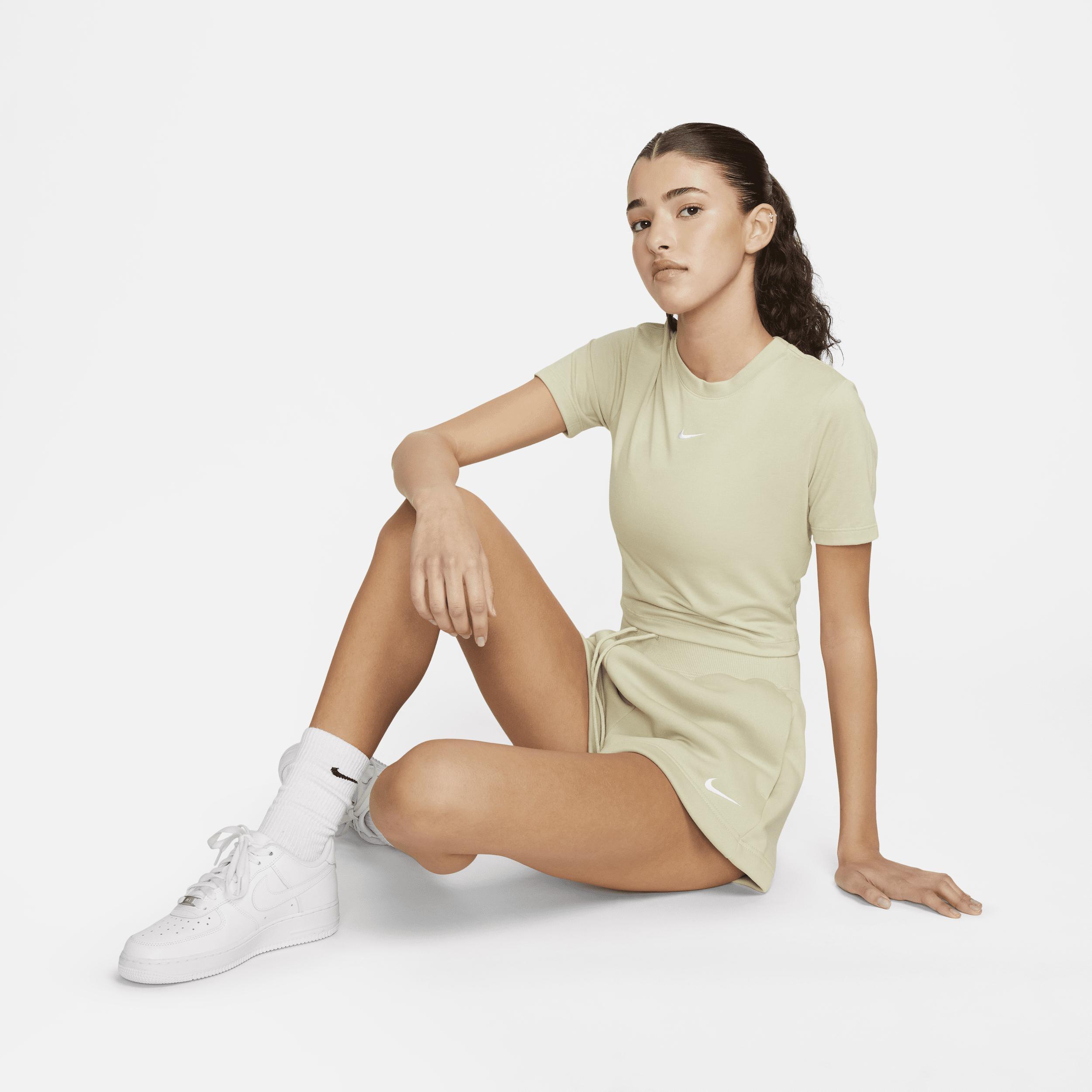 Women's Nike Sportswear Essential Slim Cropped T-Shirt Product Image