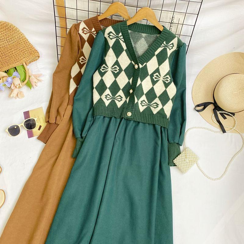 Long-Sleeve V-Neck Argyle Panel Midi A-Line Dress Product Image