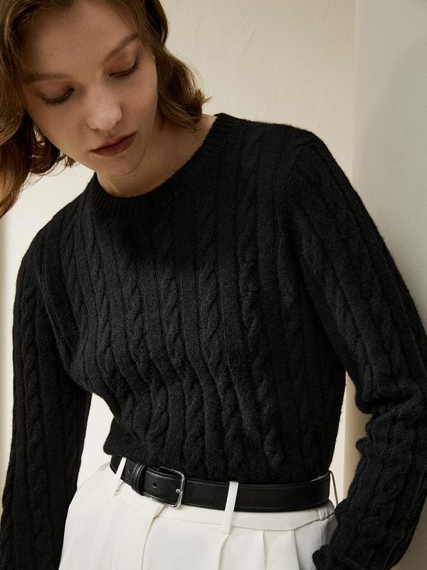 Classic Cable Knit Sweater with Ribbed Edges Product Image