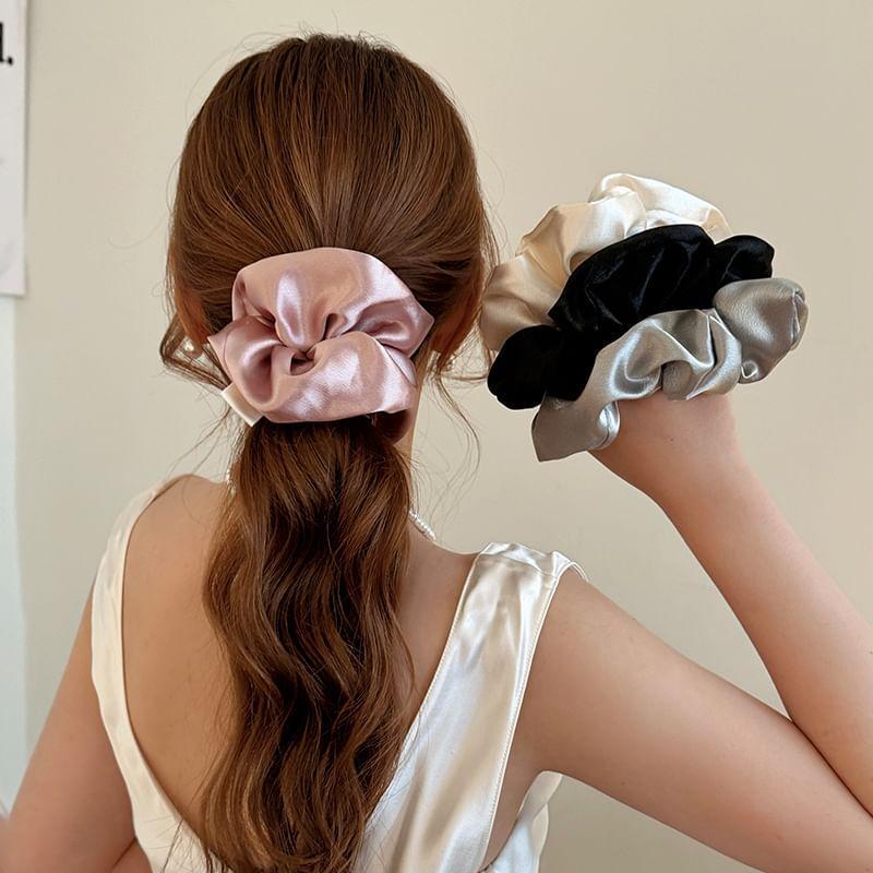 Plain Fabric Scrunchie Product Image