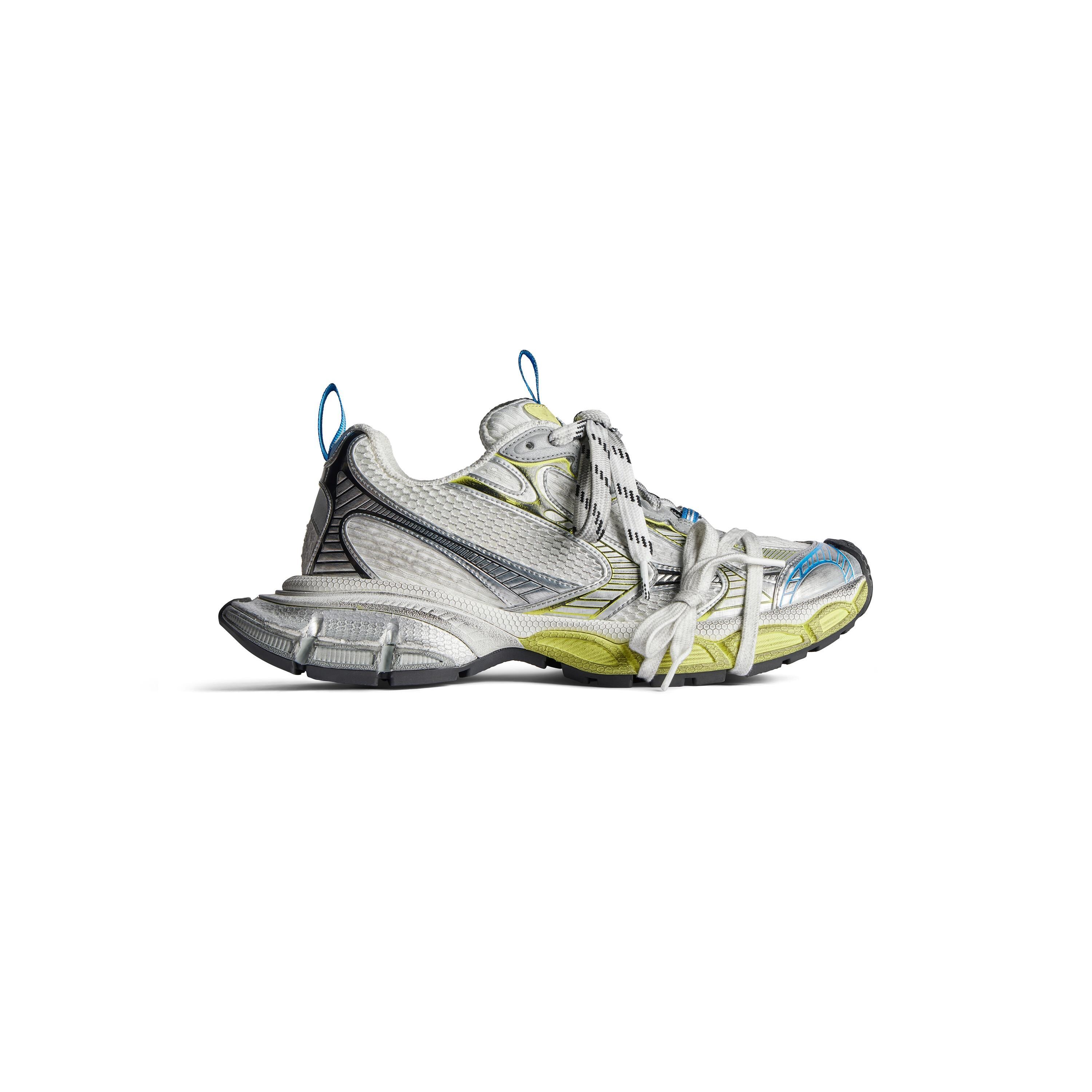 Women's 3xl Sneaker in White/yellow/blue Product Image