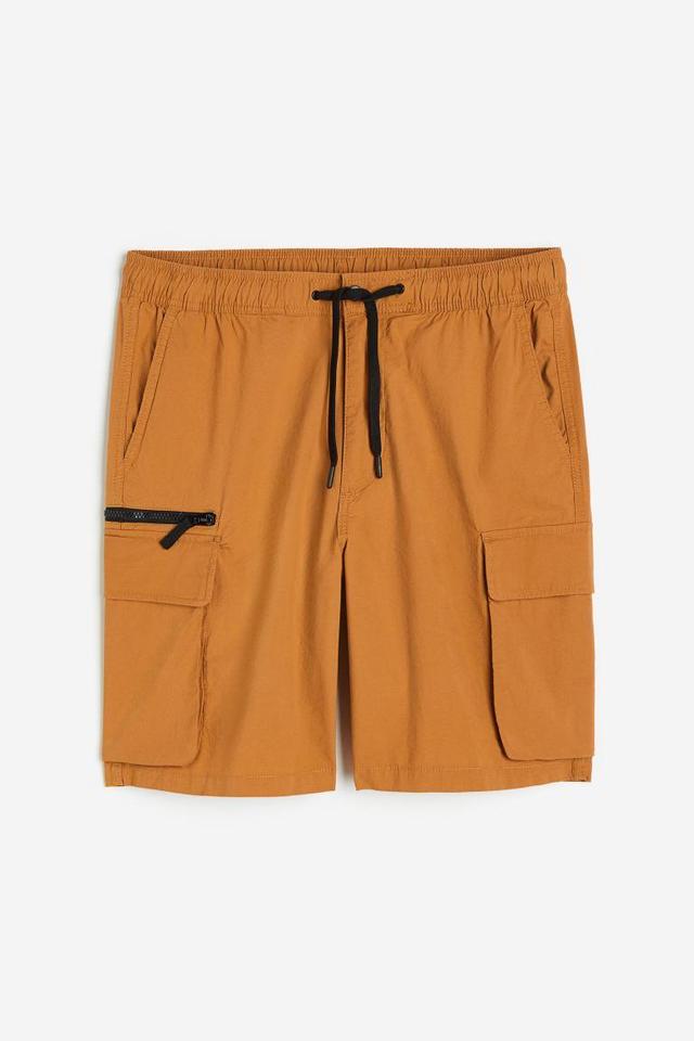 H & M - Regular Fit Knee-length Cargo Shorts - Beige Product Image