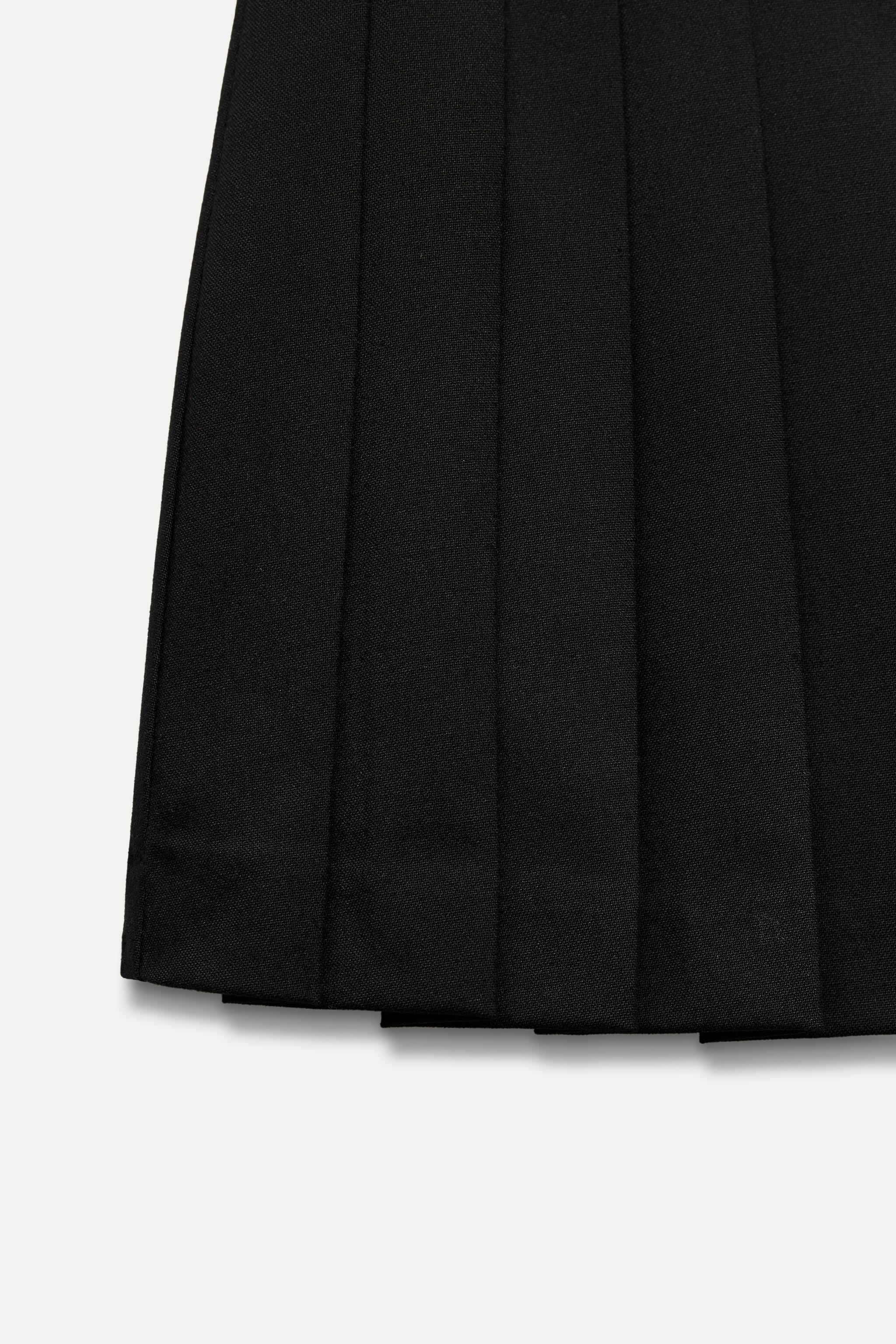 PLEATED SKORT Product Image