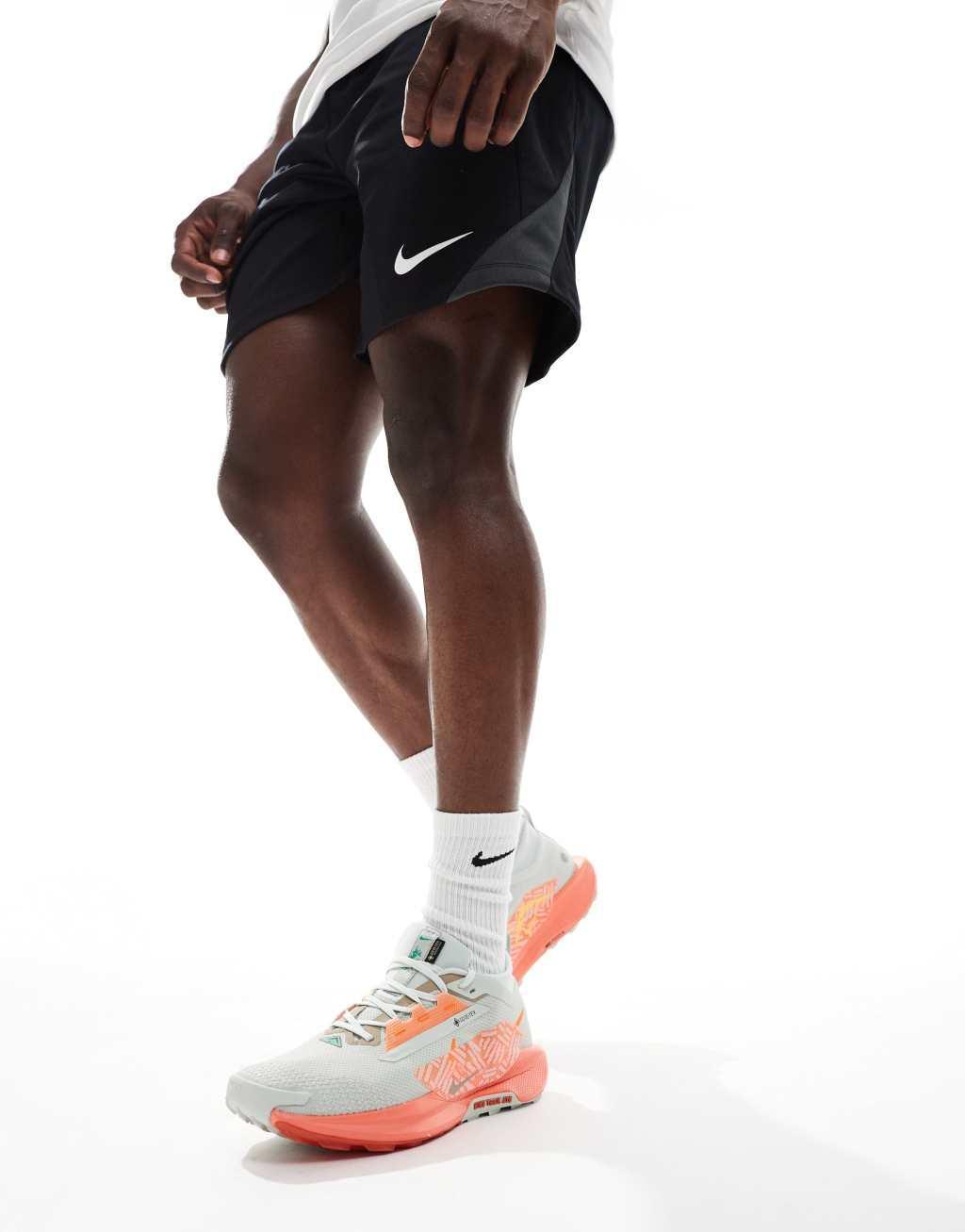 Nike Running Pegasus Trail 5 GORE-TEX sneakers in light gray and orange Product Image