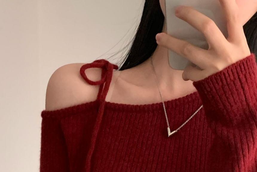 Cold-Shoulder Long-Sleeve Plain Ribbed Knit Top Product Image