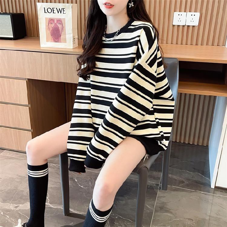 Round Neck Striped Oversized Sweatshirt Product Image