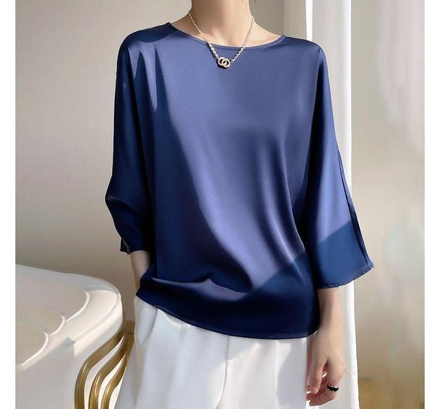 3/4-Sleeve Crew Neck Plain Blouse Product Image