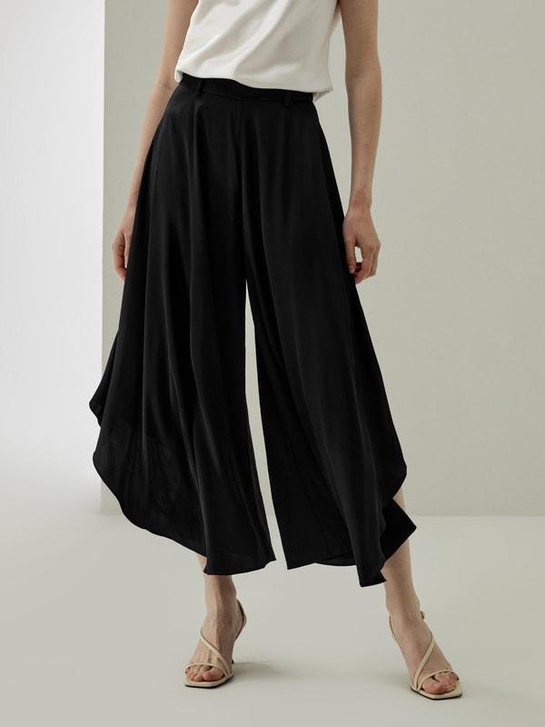 Wide-Legged Silk Fig Pants Product Image