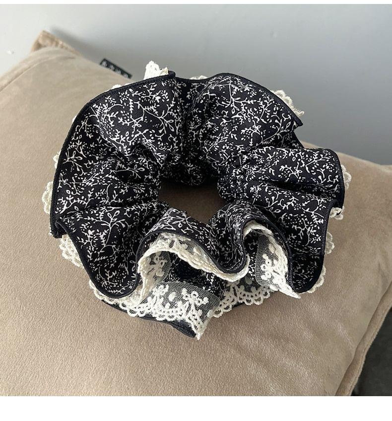 Floral Print Panel Scrunchie Product Image