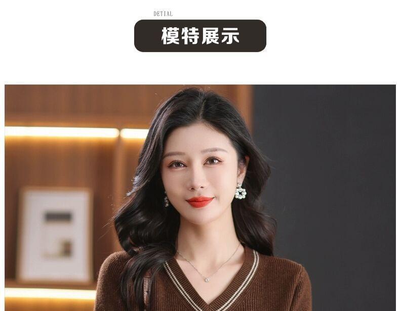 Long-Sleeve V-Neck Two Tone Knit Top Product Image