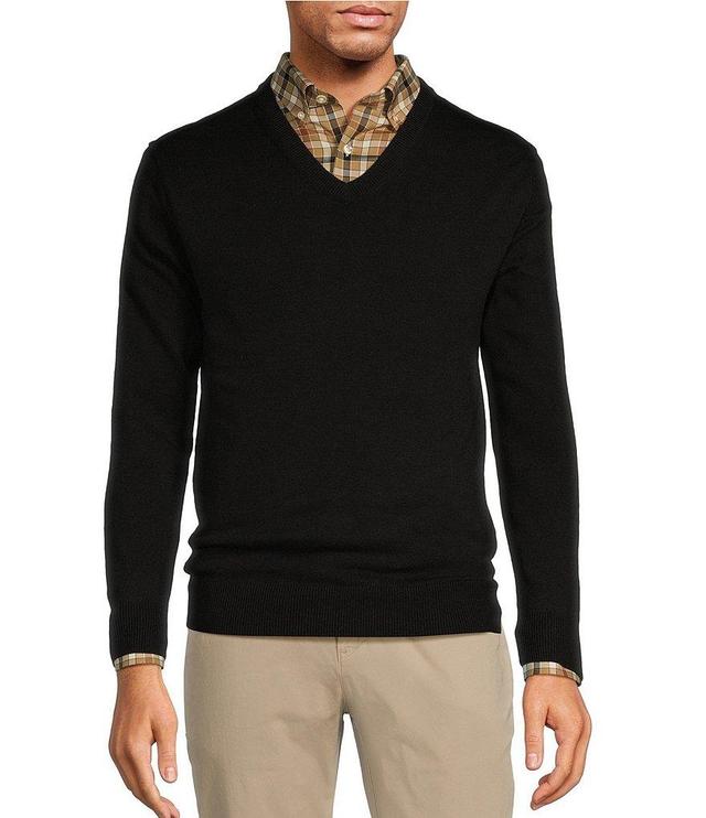 Roundtree & Yorke Long Sleeve Solid V-Neck Pullover Sweater Product Image