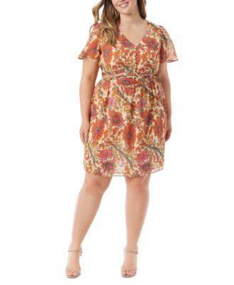 Trendy Plus Size Short-Sleeve V-Neck A-Line Dress Product Image