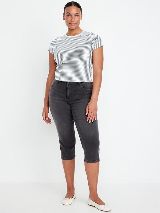 Mid-Rise Wow Capri Jeans Product Image