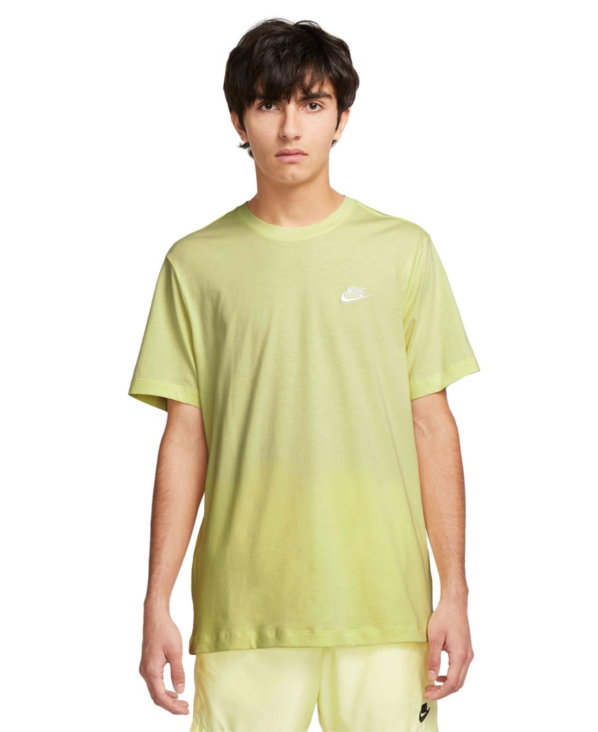 Nike Sportswear Club T-Shirt Product Image